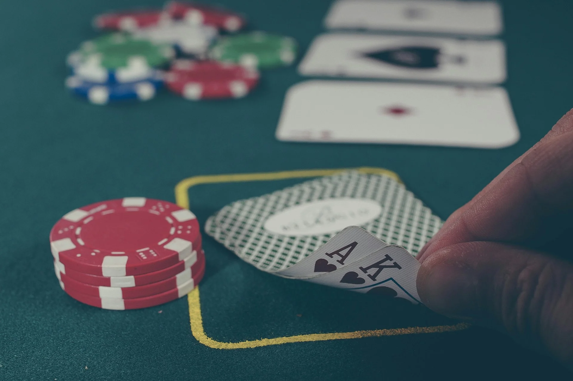 Canada’s stablecoin rules and Alberta’s online gambling market develop in parallel