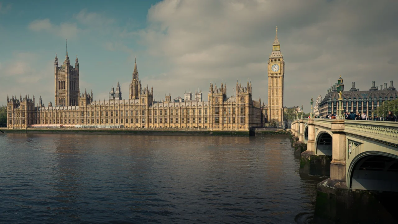 House of Lords committee urges sweeping UK gambling ad ban