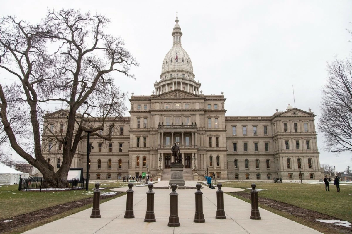 Michigan regulator escalates action against offshore gambling payments